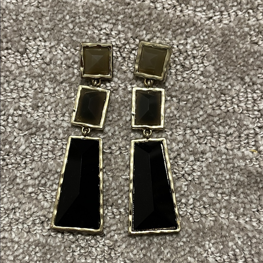 Elegant Black and Gold Geometric Drop Earrings